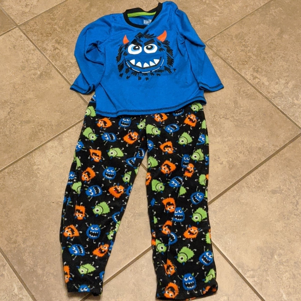Pajamas Size Small 6/7